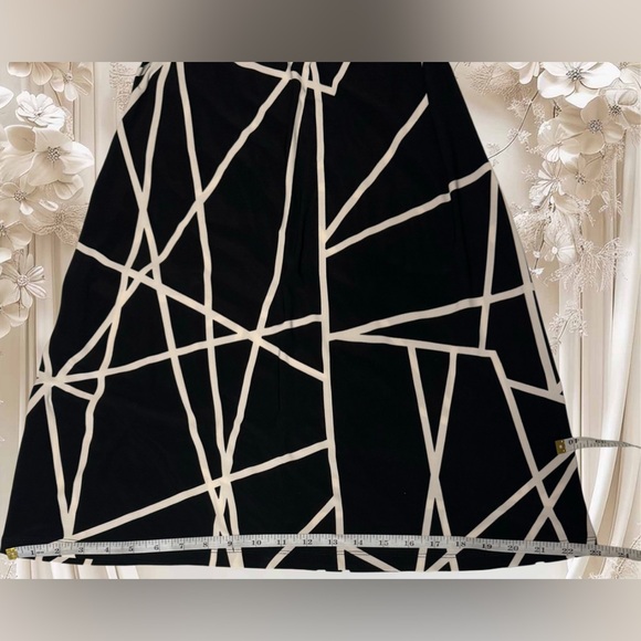 NWT Tommy Hilfiger black & white patterned sleeveless sheath, tunic style dress - Picture 7 of 11